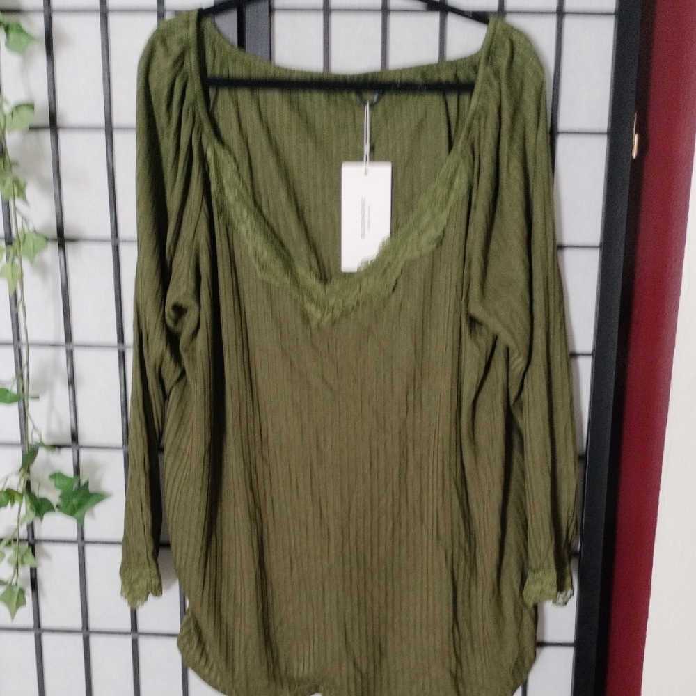 Olive Green Women's V-Neck Long Sleeve Top
